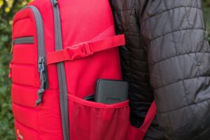 סקירה: מטען נייד של Otterbox בקיבולת ענקית של 20000mAh תומך בטעינה כפולה מהירה 