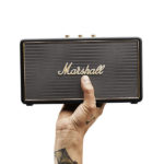 רמקול מרשל Marshall Stockwell עם מבנה קומפקטי וסאונד עוצמתי עם כיסוי
