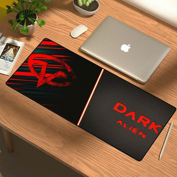משטח לעכבר גיימינג מעוצב Dark Alien Gaming Pad עם מבנה רחב