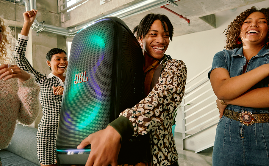 רמקול JBL PartyBox Stage 320 עם סאונד חזק ותאורה מרהיבה לכל מסיבה