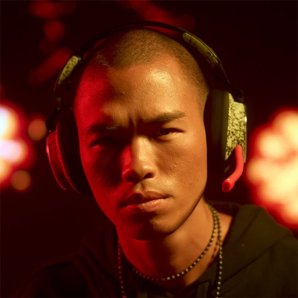 אוזניות גיימינג אלחוטיות סטריט פייטר Skullcandy PLYR סאונד איכותי עם חיי סוללה ארוכים