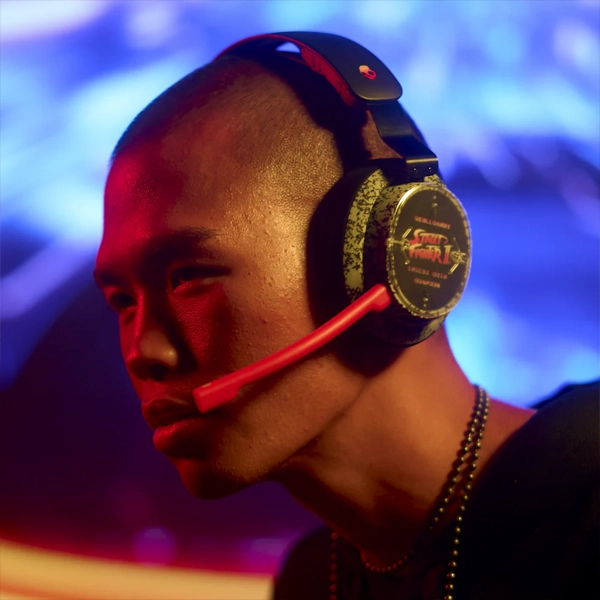 אוזניות גיימינג אלחוטיות סטריט פייטר Skullcandy PLYR סאונד איכותי עם חיי סוללה ארוכים