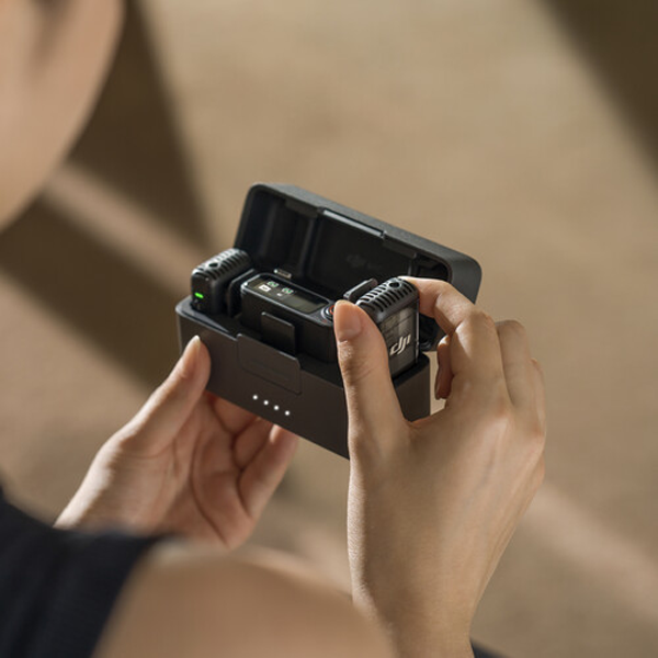 מערכת מיקרופון דש אלחוטית DJI Mic 2 | מקלט אחד, שני משדרים ומארז טעינה